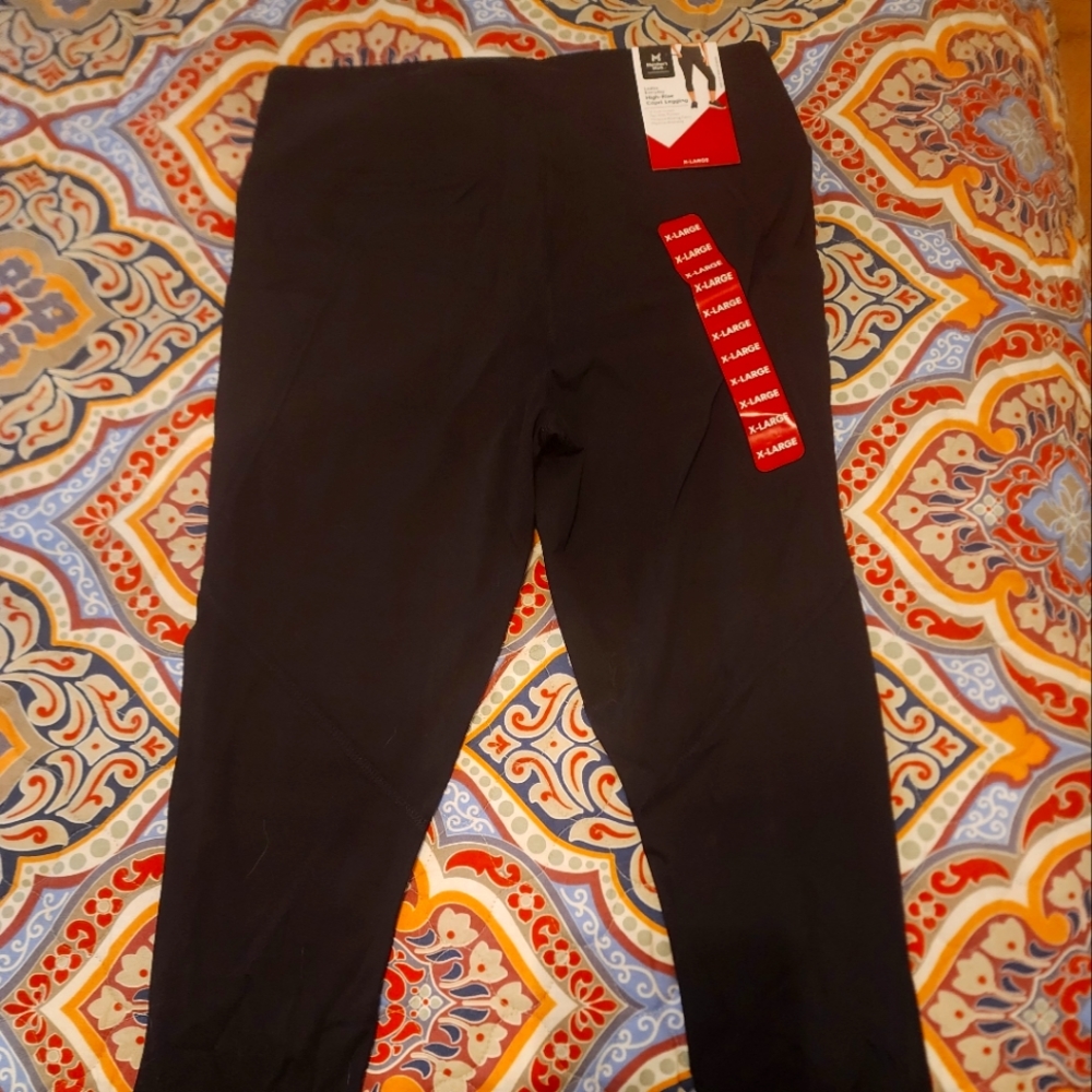 NWT Capri Legging